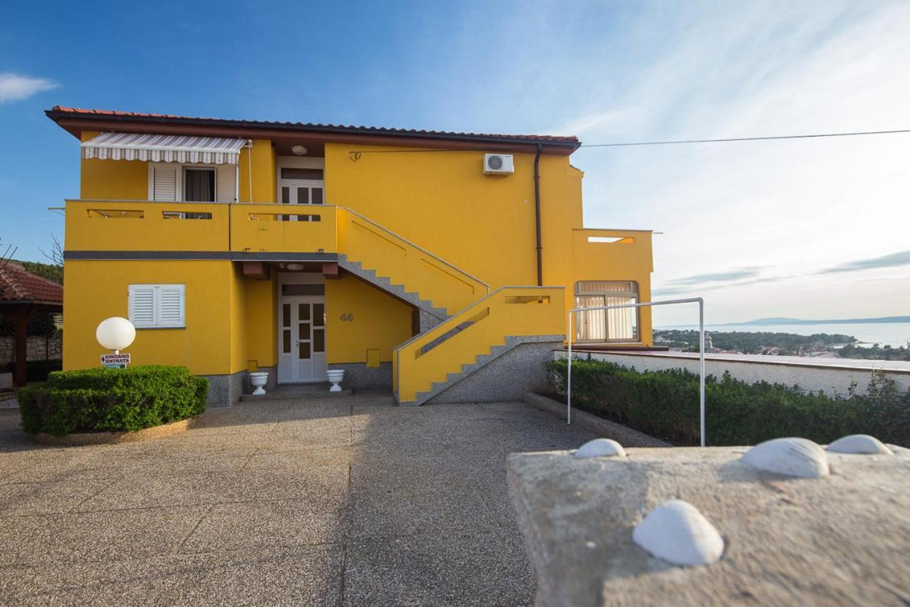 The Manzoni Family 1 Hotel Punat Bagian luar foto